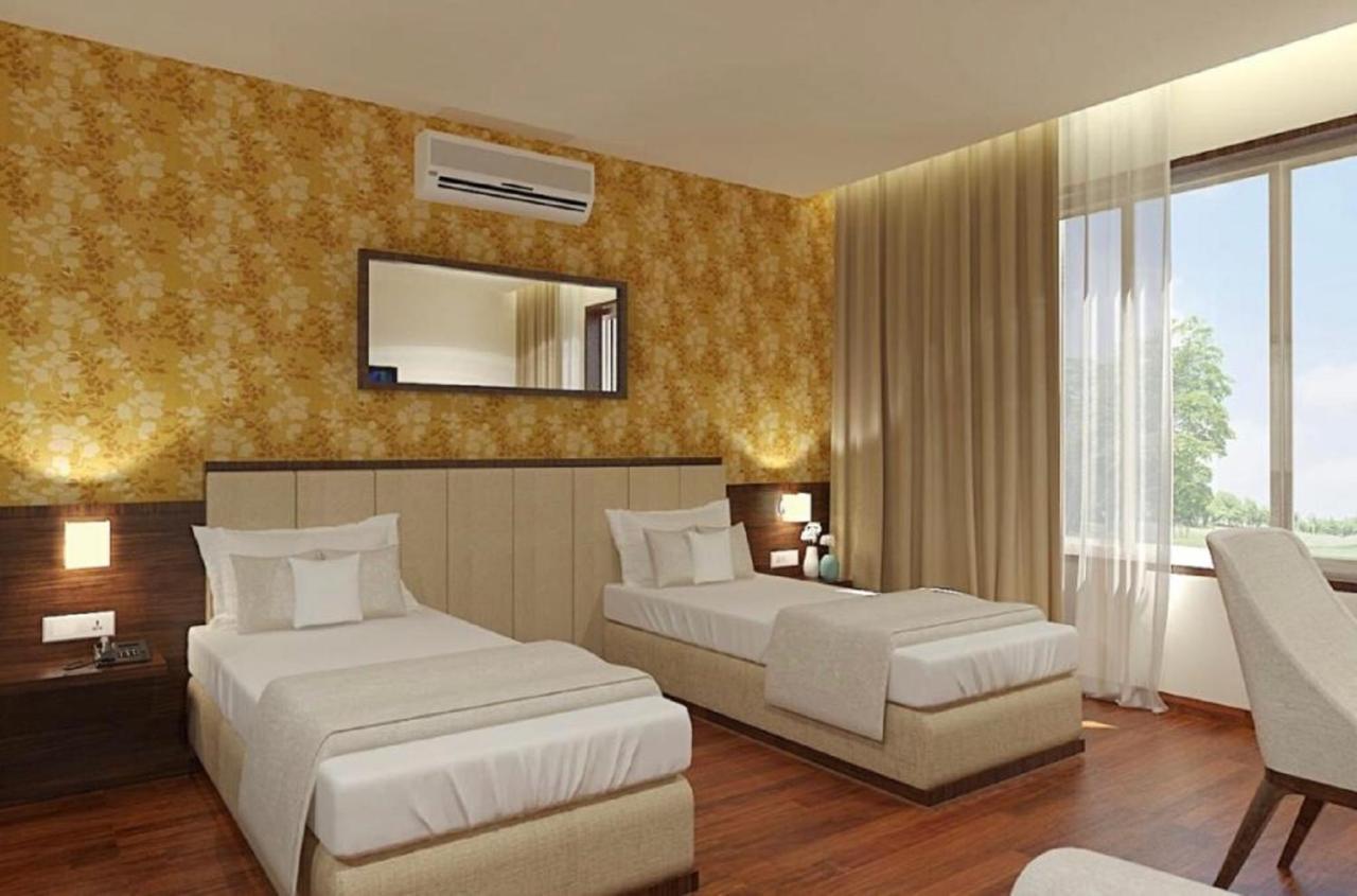 Hotel Shlok Колхапур Экстерьер фото